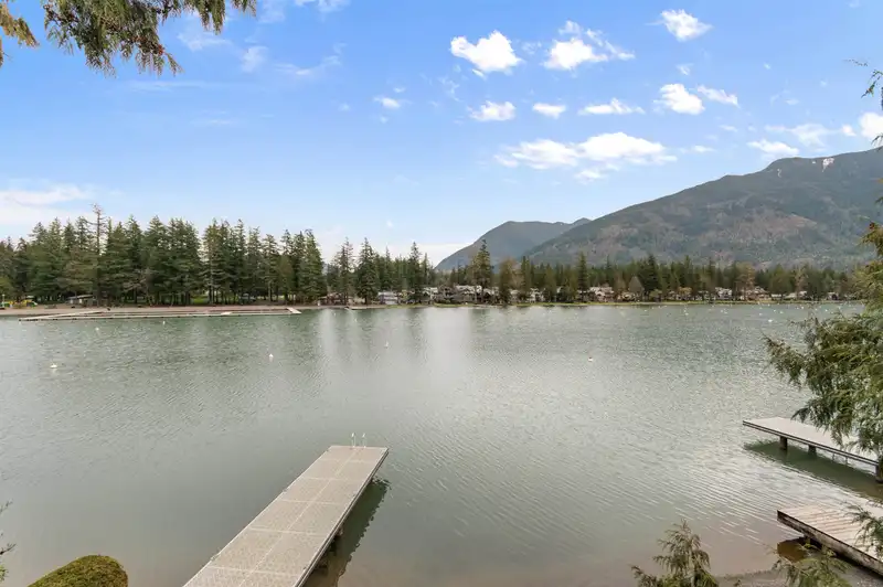 36 LAKESHORE DRIVE - photo 4 of 31