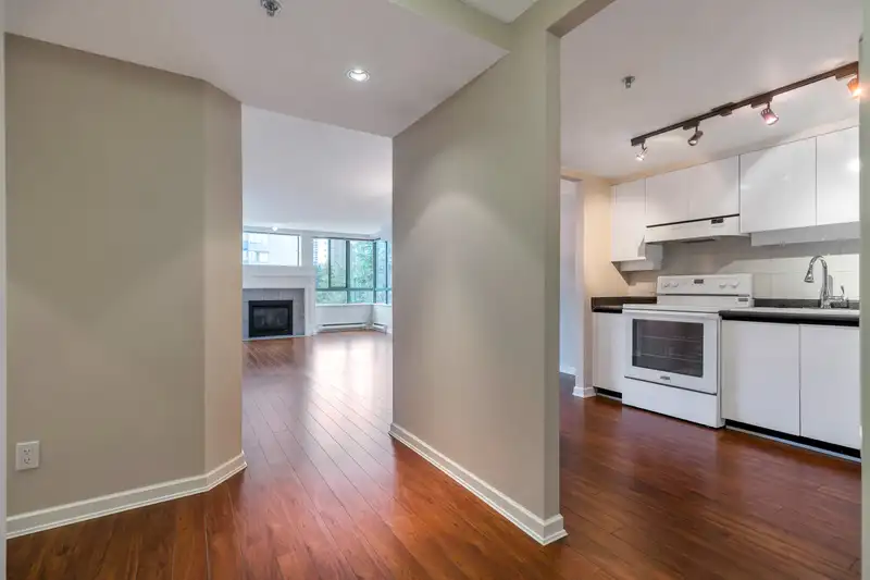 603 1132 HARO STREET - photo 2 of 37