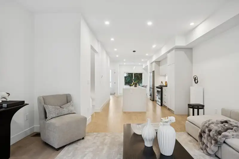 12 19667 55A AVENUE - photo 4 of 35