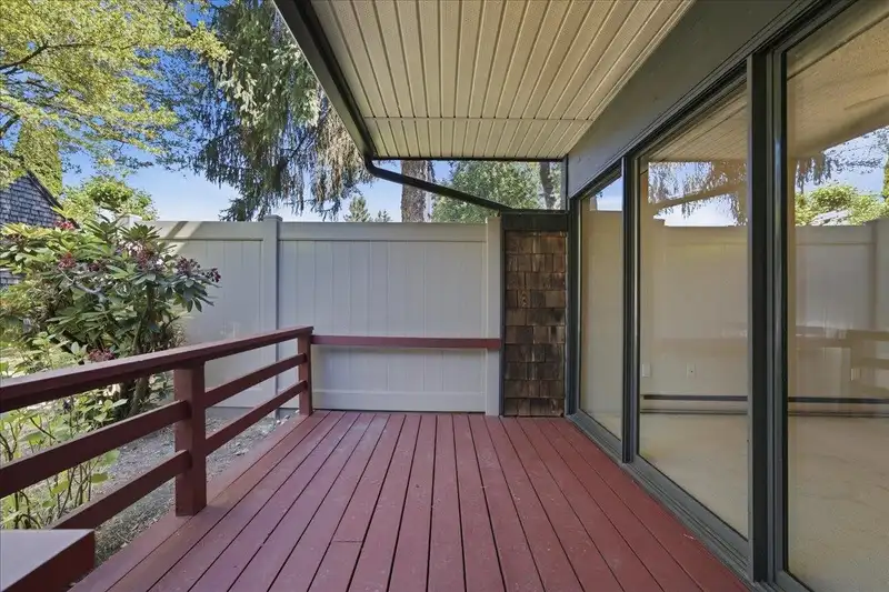 9981 MILLBURN COURT - photo 4 of 40