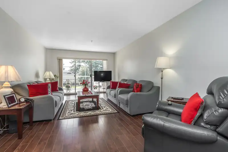 215 33535 KING ROAD - photo 2 of 26