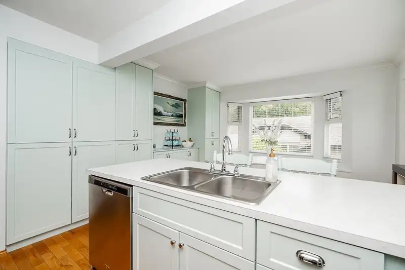 39 12880 RAILWAY AVENUE - photo 4 of 40