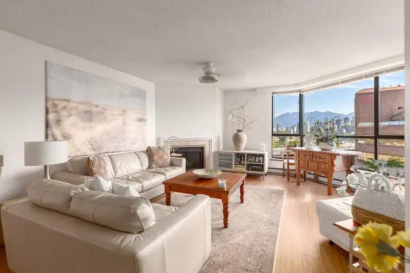 1003 1450 PENNYFARTHING DRIVE - photo 1 of 31