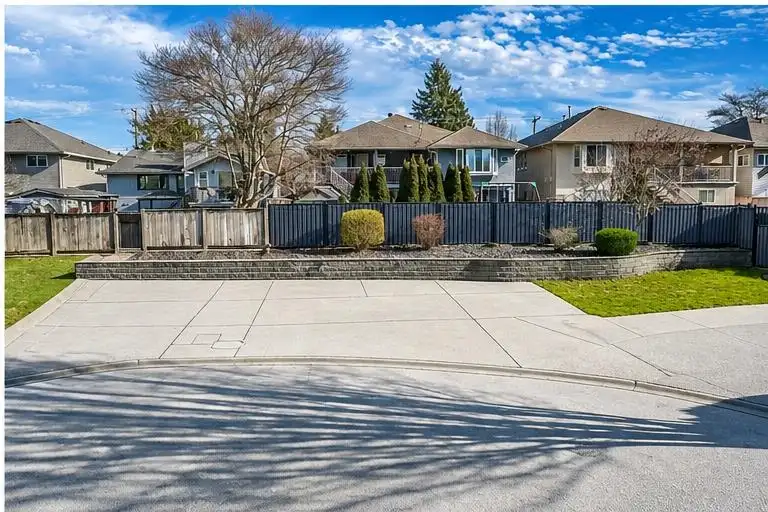 19178 117A AVENUE - photo 3 of 31