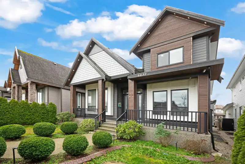 6637 121A STREET - photo 2 of 36