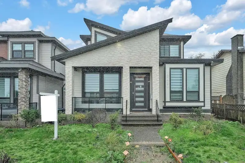12420 80 AVENUE - photo 1 of 35