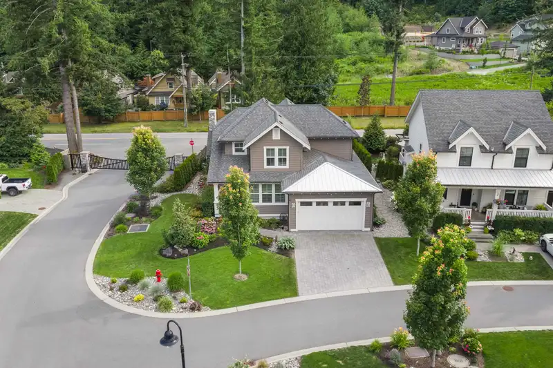 43414 CREEKSIDE CIRCLE - photo 4 of 40