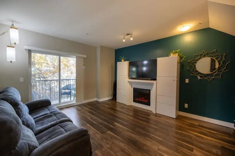 229 3888 NORFOLK STREET - photo 3 of 21