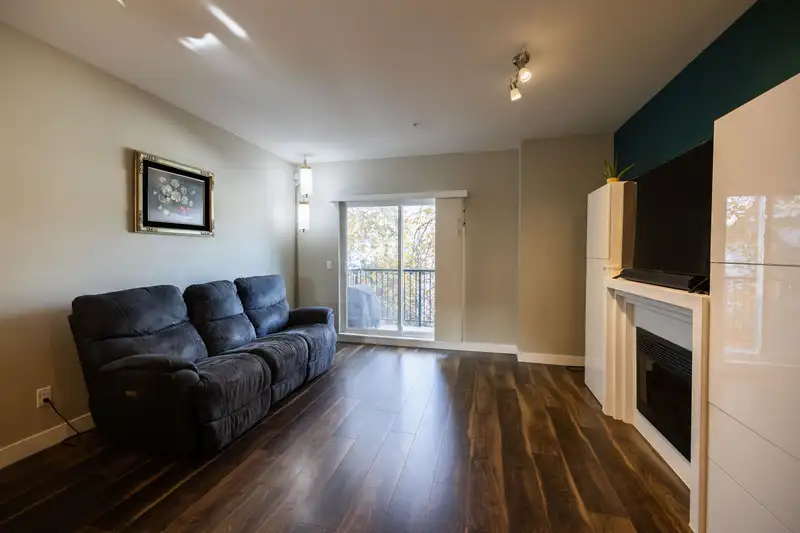 229 3888 NORFOLK STREET - photo 4 of 21
