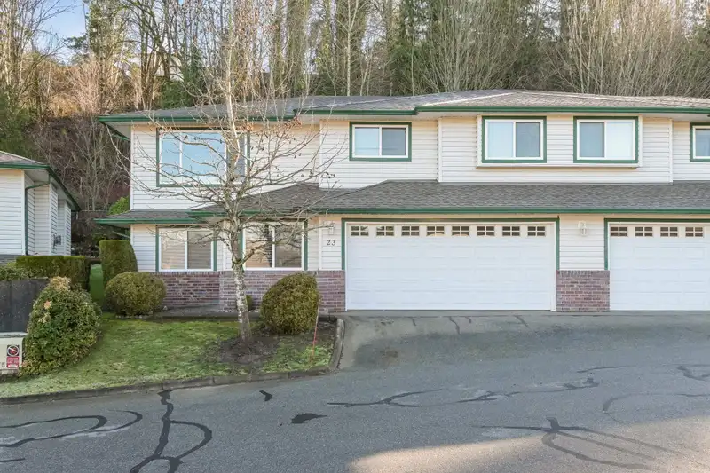 23 34250 HAZELWOOD AVENUE - photo 1 of 27