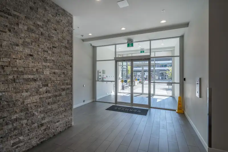 414 18811 72 AVENUE - photo 4 of 40