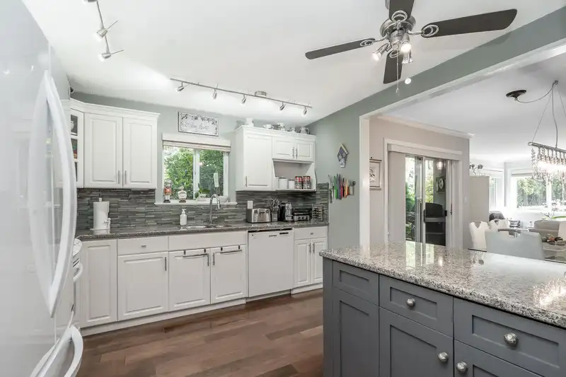 106 15342 20 AVENUE - photo 4 of 38
