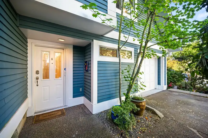 23 4847 219 STREET - photo 2 of 40