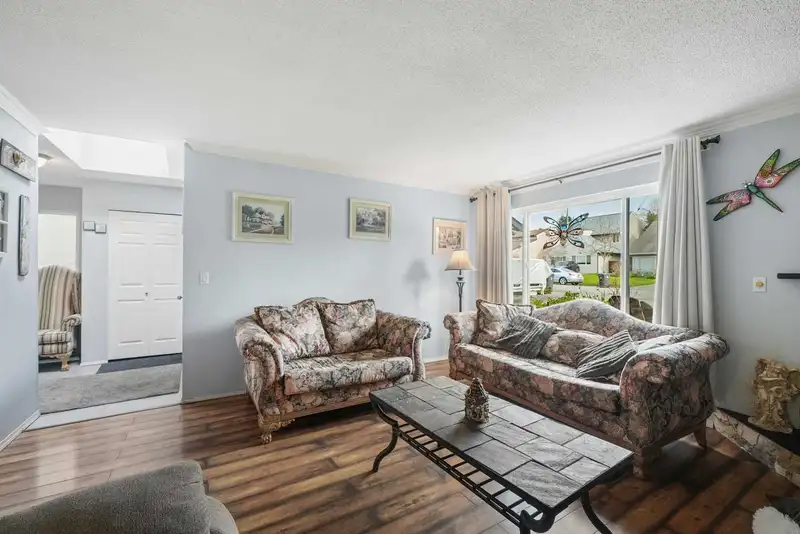 19432 62 AVENUE - photo 4 of 30
