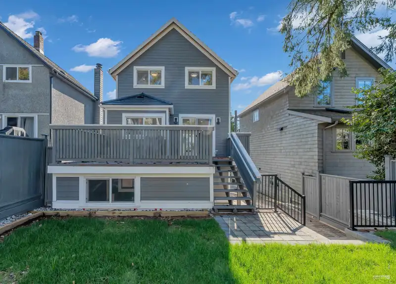238 E 28TH STREET - photo 3 of 36