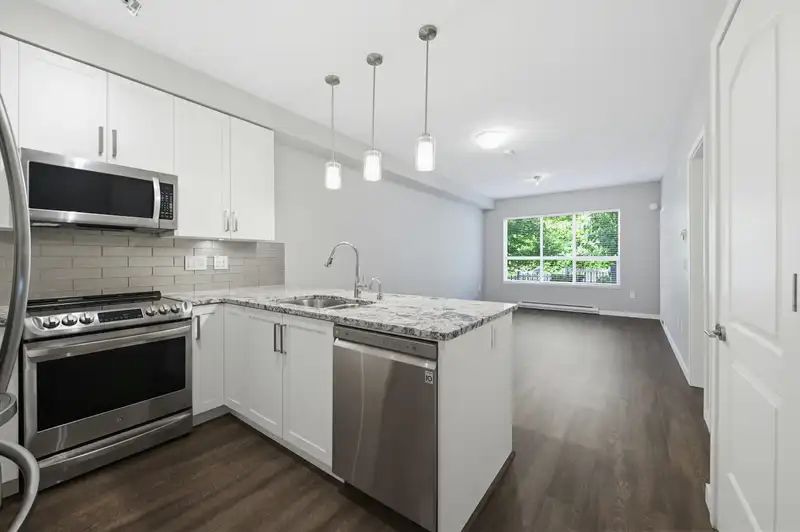 105 6490 194 STREET - photo 3 of 40