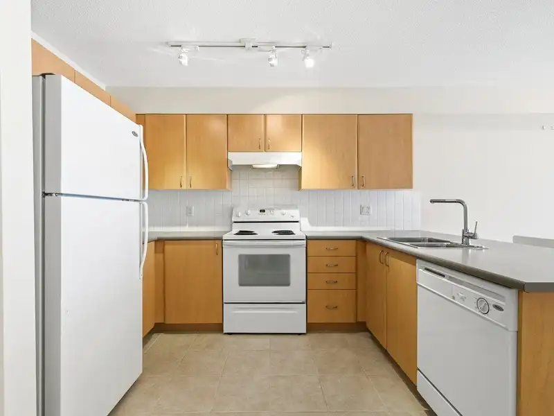 204 14859 100 AVENUE - photo 3 of 27