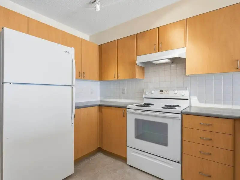 204 14859 100 AVENUE - photo 4 of 27