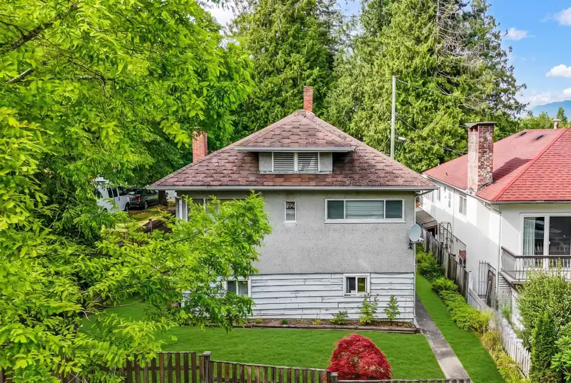 1807 E 38TH AVENUE - photo 4 of 14