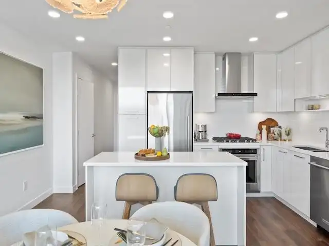 3608 518 CLARKE ROAD - photo 4 of 20