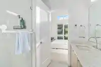 8 856 ORWELL STREET - thumbnail 14