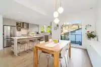 8 856 ORWELL STREET - thumbnail 3