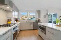 8 856 ORWELL STREET - thumbnail 8