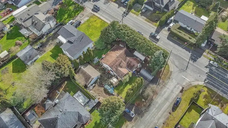 6032 171A STREET - photo 3 of 16