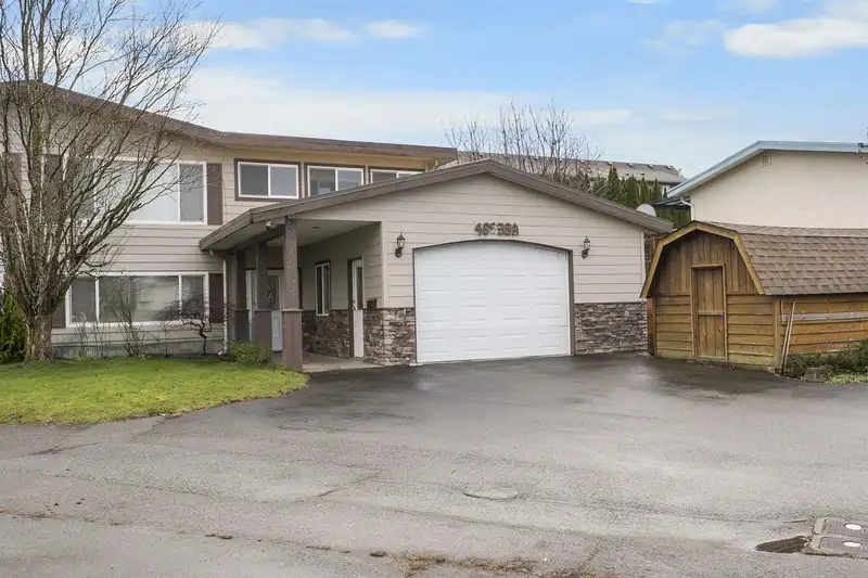 A 46538 ROLINDE CRESCENT - photo 3 of 31