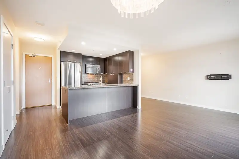 1705 2232 DOUGLAS ROAD - photo 1 of 29