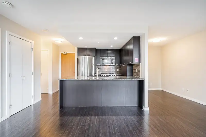 1705 2232 DOUGLAS ROAD - photo 3 of 29