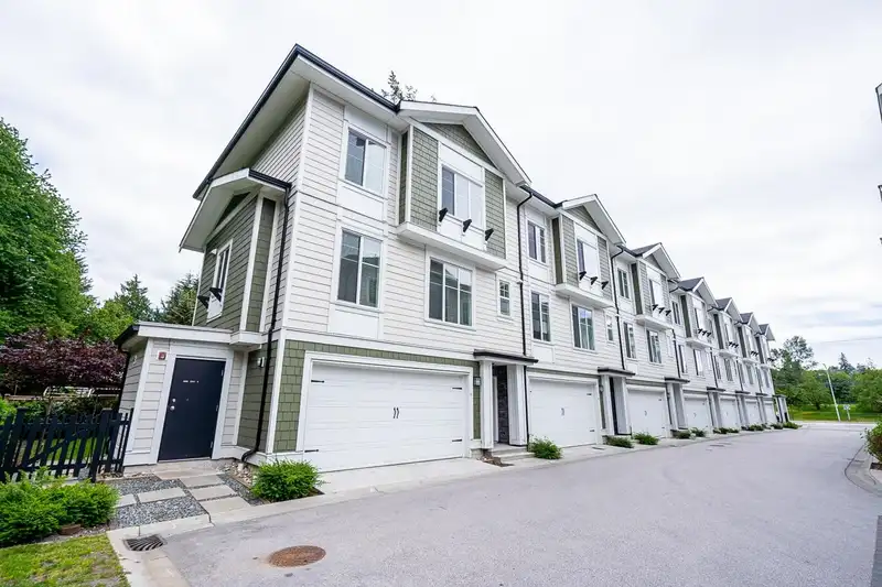 7 14499 64 AVENUE AVENUE - photo 2 of 29