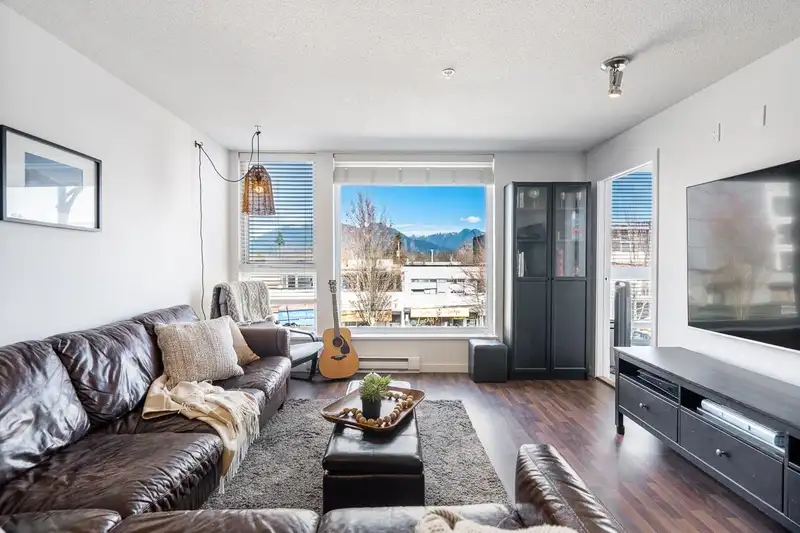 310 2636 E HASTINGS STREET - photo 2 of 24