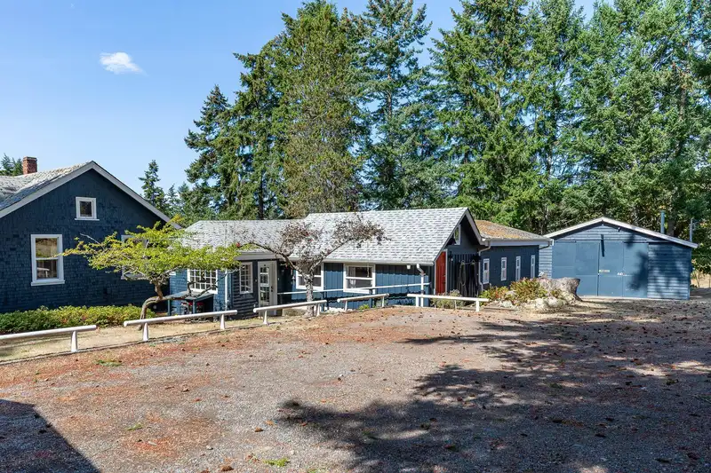 443 FERNHILL ROAD - photo 2 of 40
