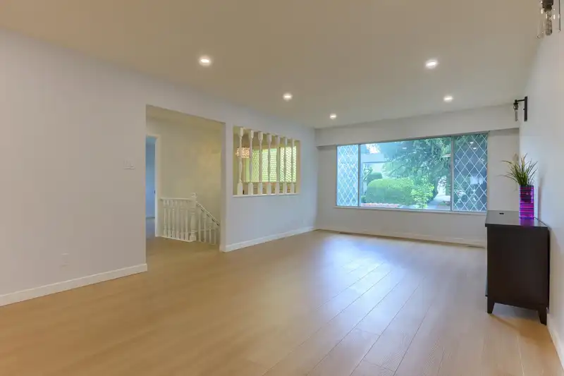 3492 E 49TH AVENUE - photo 2 of 34