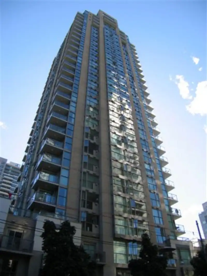 906 928 RICHARDS STREET - photo 1 of 13