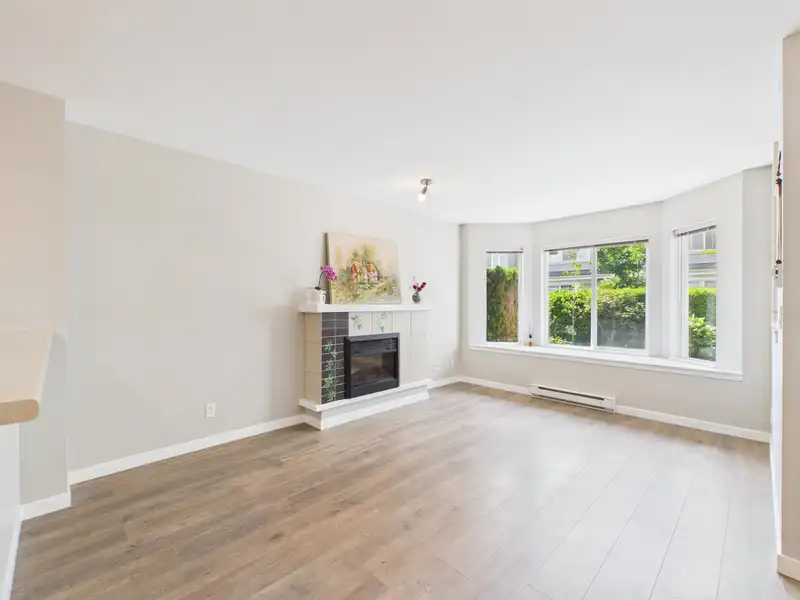 10 7370 STRIDE AVENUE - photo 4 of 28