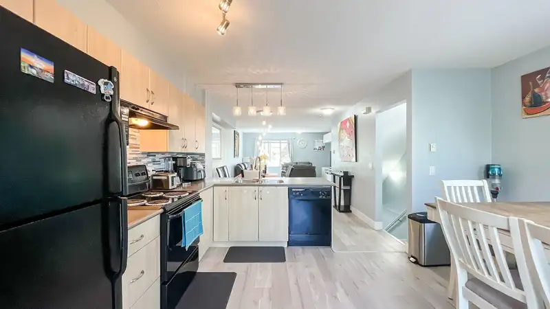 5 15871 85 AVENUE - photo 4 of 30