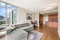 2301 3008 GLEN DRIVE - thumbnail 2