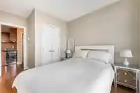 2301 3008 GLEN DRIVE - thumbnail 13