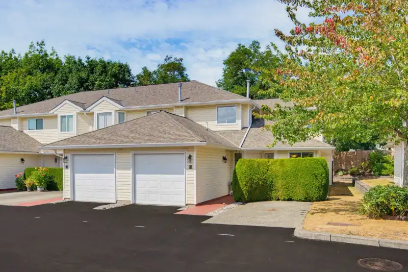 8 21928 48 AVENUE - photo 1 of 40