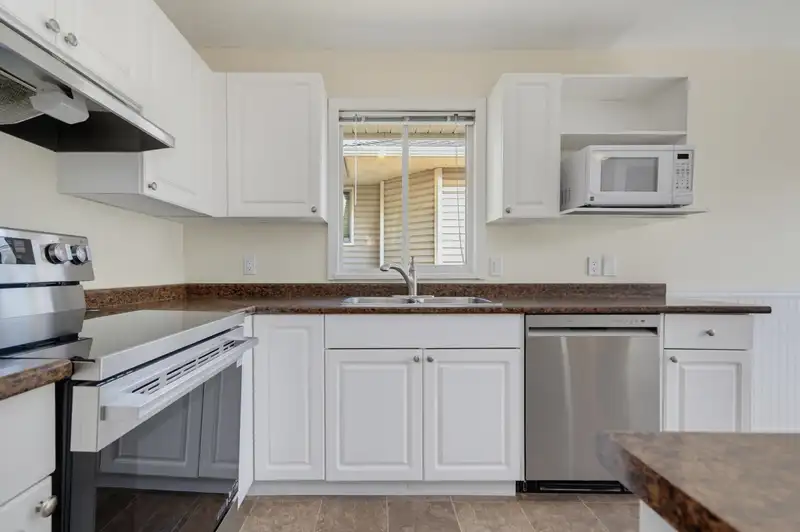 8 21928 48 AVENUE - photo 3 of 40