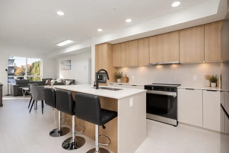 221 9456 134 STREET - photo 2 of 36