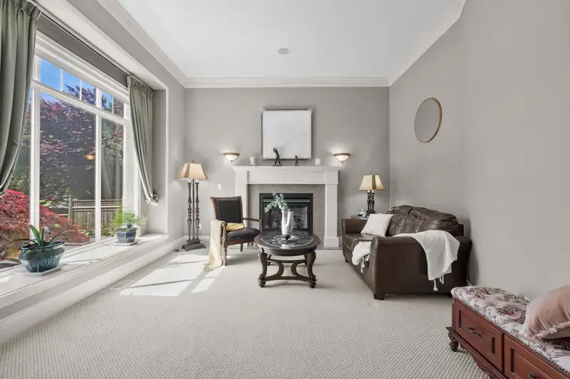 15791 39A AVENUE - photo 4 of 40
