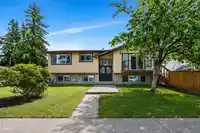 4652 203 STREET - thumbnail 1