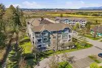 410 16388 64 AVENUE - thumbnail 2