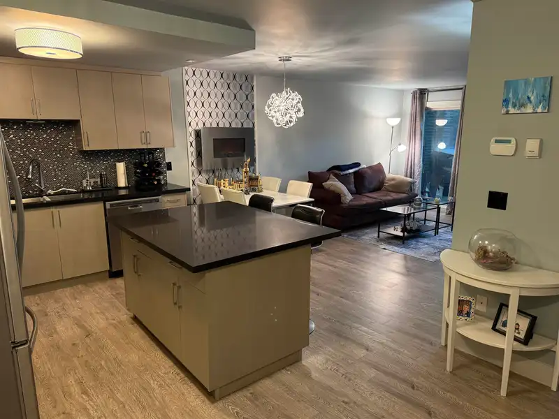 117 2416 W 3RD AVENUE - photo 2 of 18