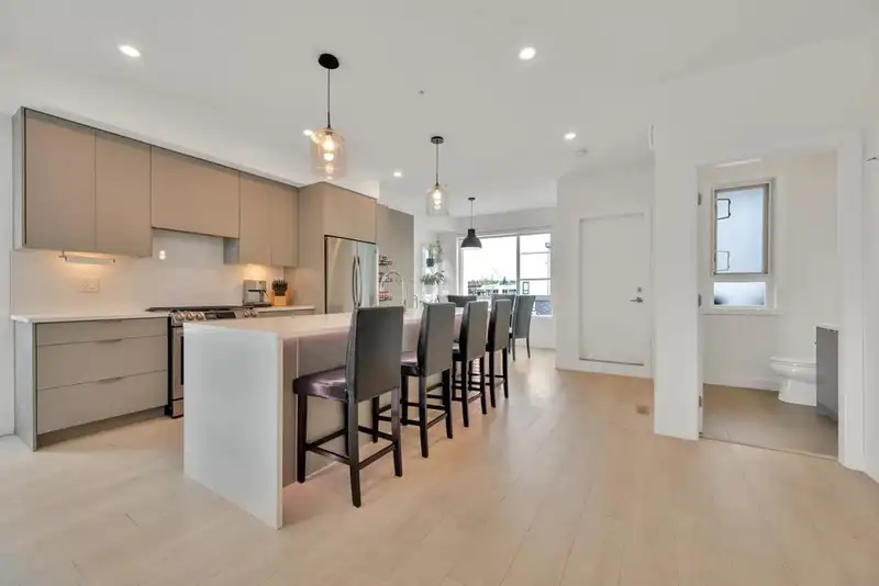 22 19628 55A AVENUE - photo 1 of 38
