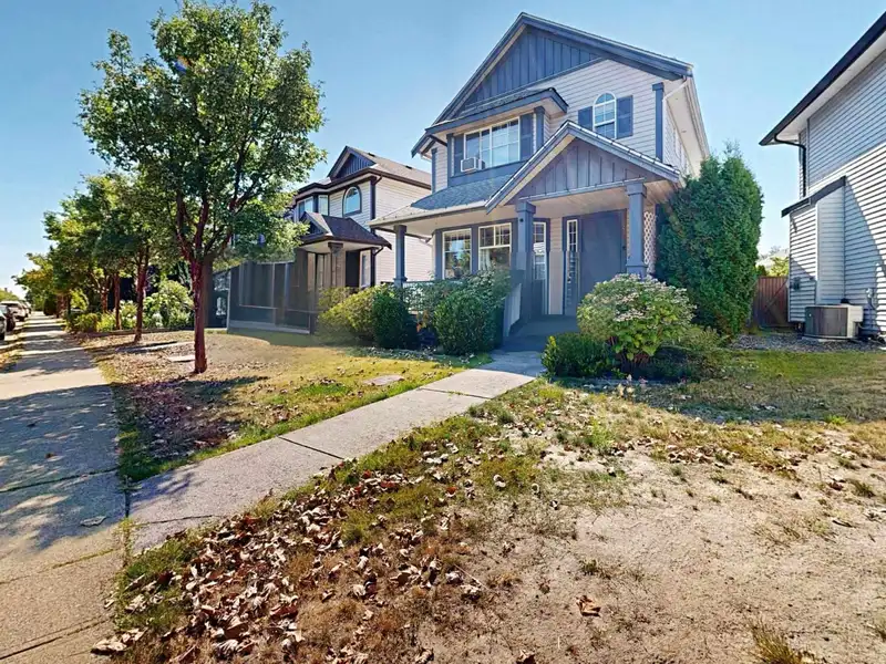 6495 186 STREET - photo 2 of 40