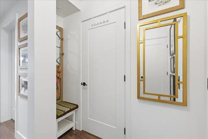 306 168 E 35TH AVENUE - photo 2 of 40
